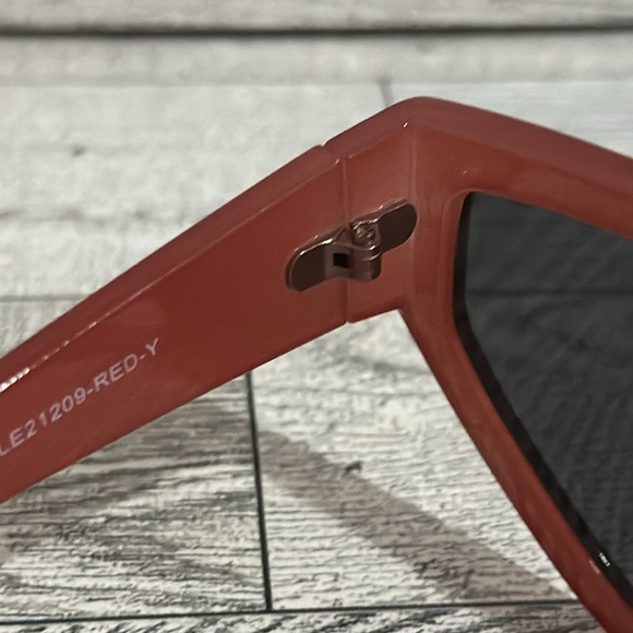 Red retro vintage summer beach sun glasses - Picture 8 of 9